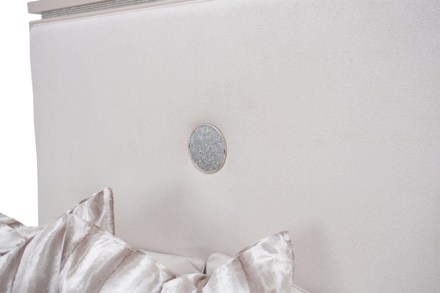 Glimmering Heights - Upholstered Bed