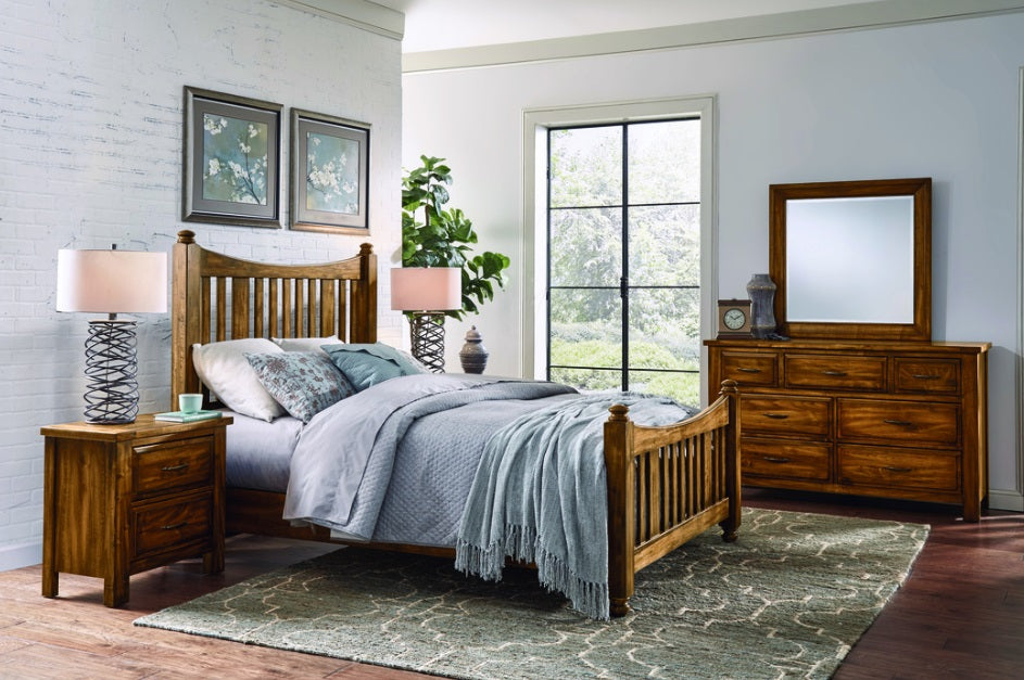 Vaughan-Bassett Maple Road King Slat Poster Bed in Antique Amish