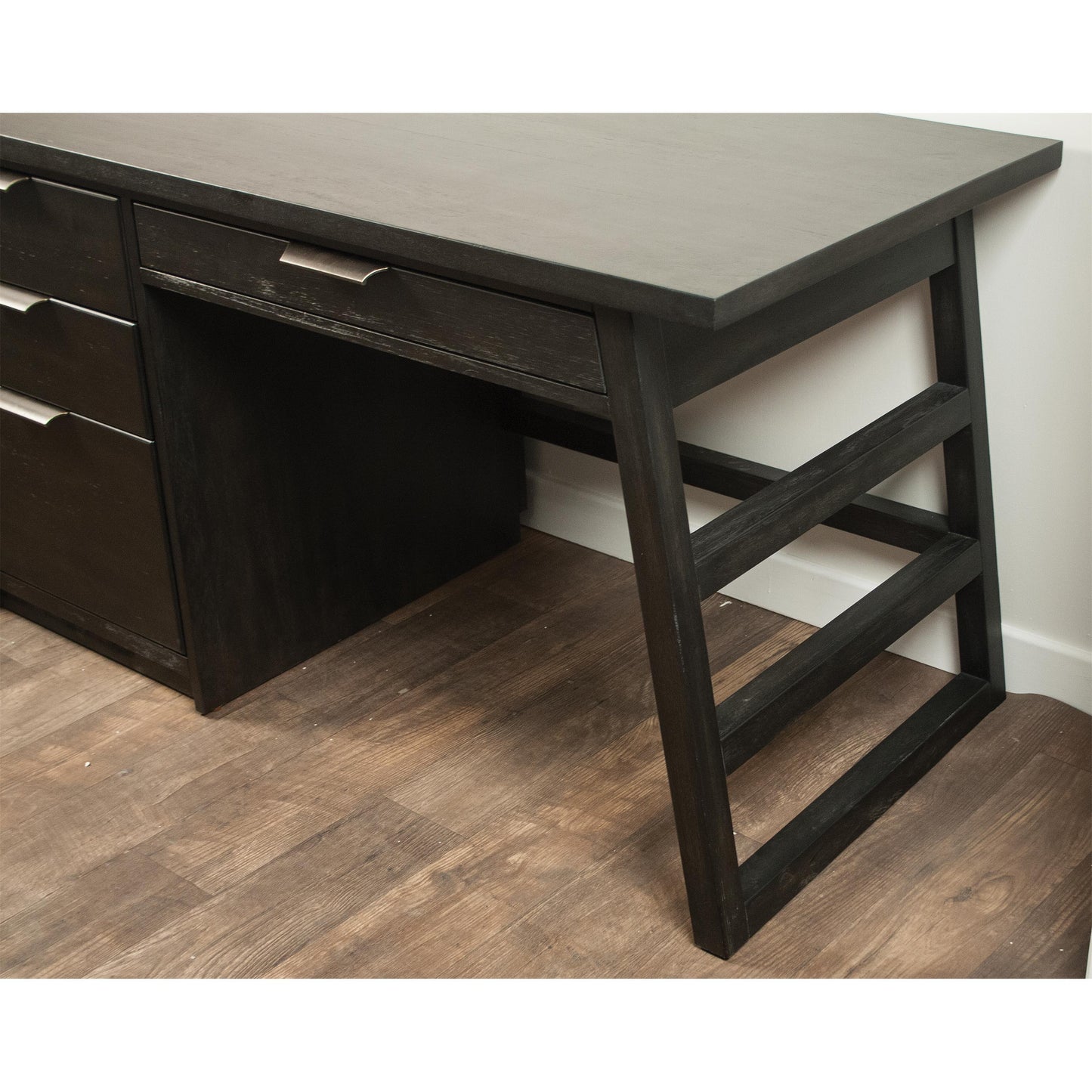 Perspectives - Single Pedestal Desk