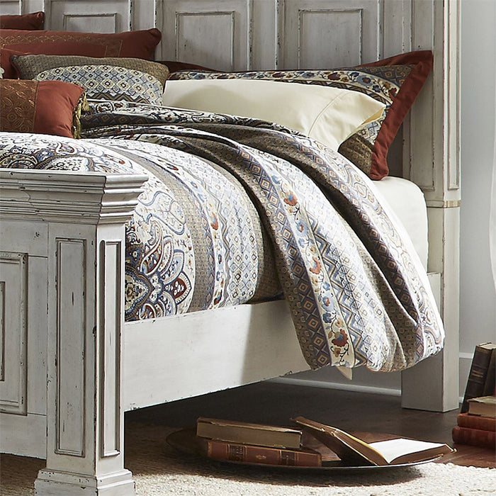Liberty Furniture Big Valley Cal King Panel Bed in Whitestone
