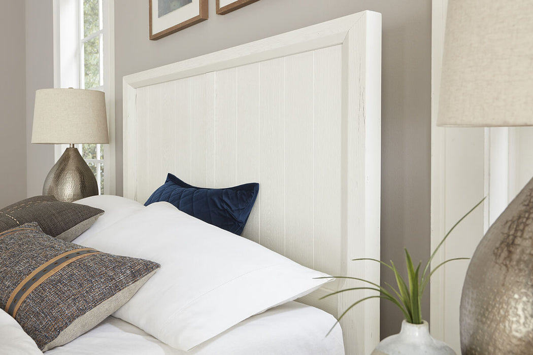Vaughan Bassett Yellowstone King Panel Storage Bed in White & Buckskin
