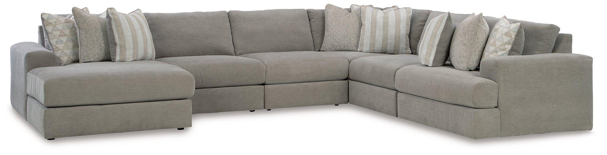 Avaliyah Sectional with Chaise