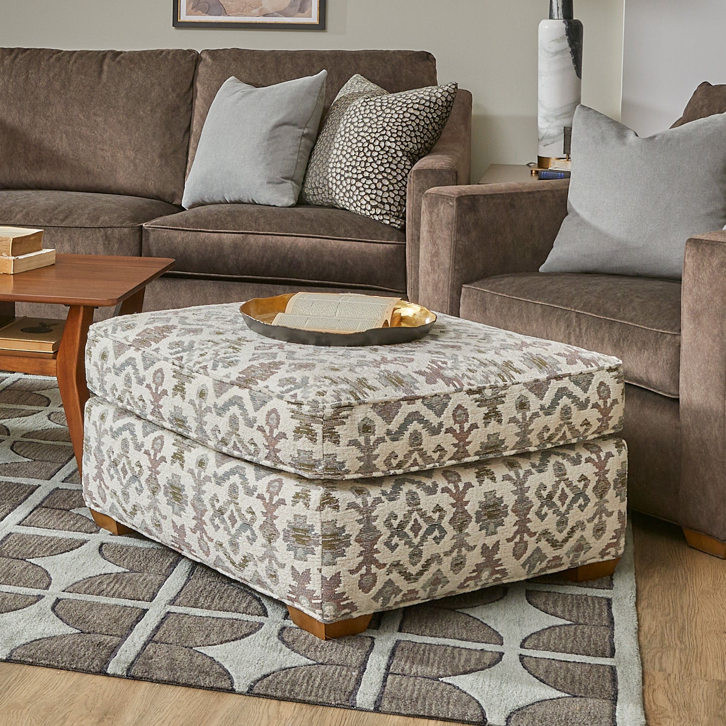 Milo - Cocktail Ottoman