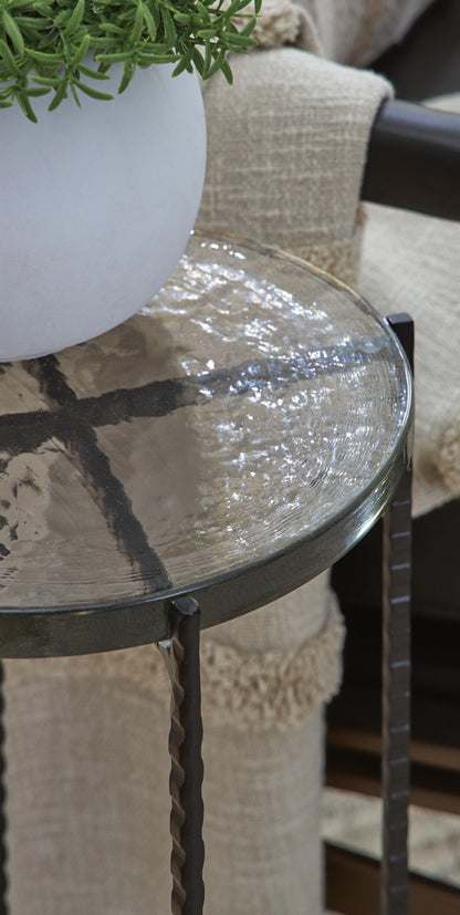 Newgoren - Accent Table - Clear / Black