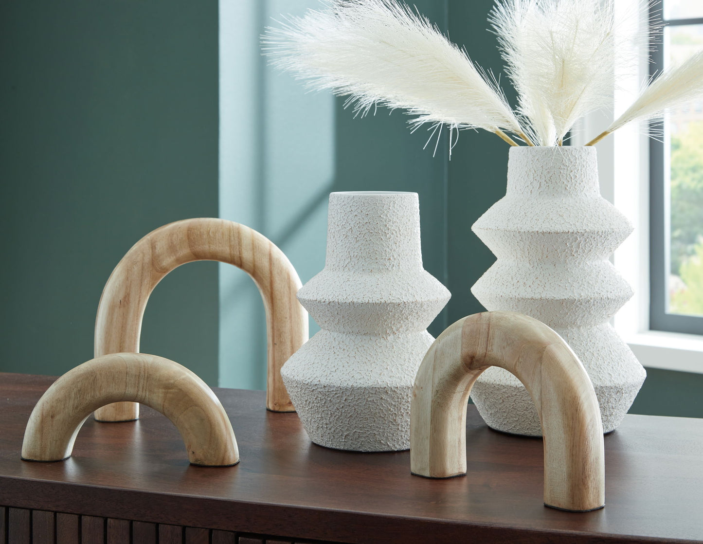 Maddwarth - Accessory Set (Set of 5) - White / Natural Brown