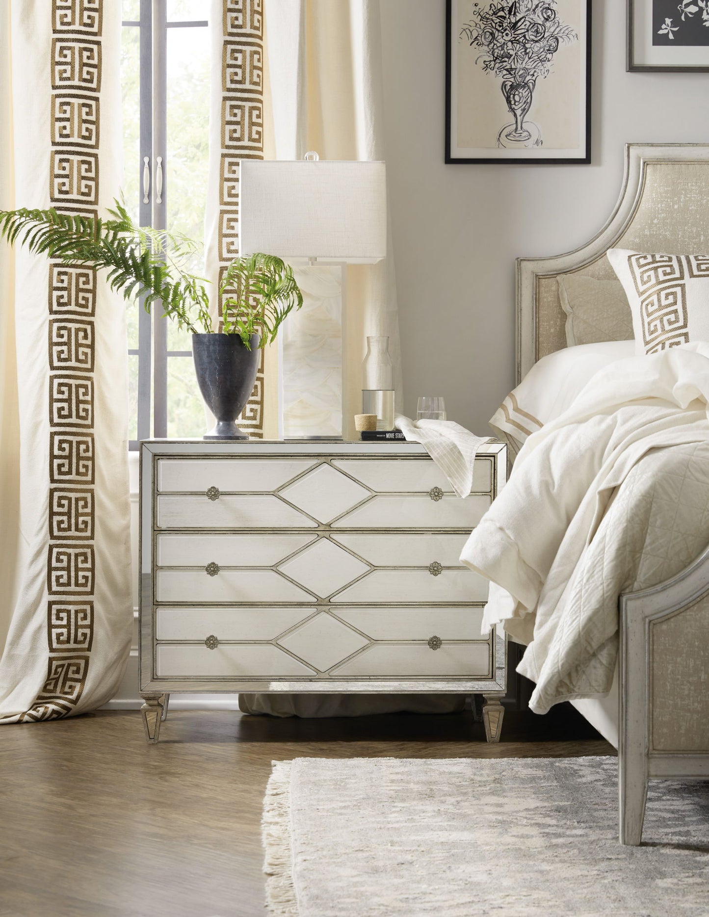 Sanctuary 2 - Queen Of Diamonds Bachelorette Chest - Light Brown / Pearl Silver
